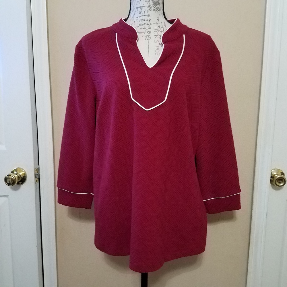 🌈Women's Crown Ivy 3/4 sleeves Burgundy top!